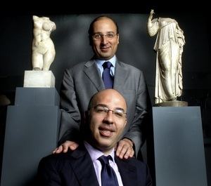 El jeque Al-Thani de Quatar gana la demanda contra Phoenix Ancient Art por falsificación de varias antigüedades griegas y romanas.
