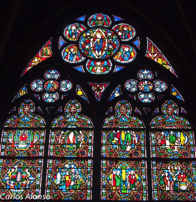 Las vidrieras diseñadas por Eugene Violet le Luc permanecerán en la catedral