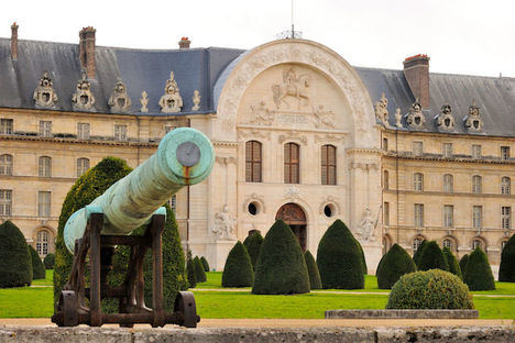 El Museo del Ejército de París denuncia el robo de dos cañones.