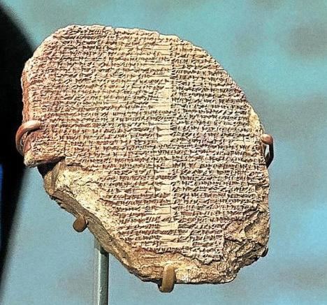 fragmento del “Poema de Gilgamesh”, saqueado de Irak en 2003 y vendida por 1,4 millones de euros en 2017 al Museo de la Biblia de Washington DC