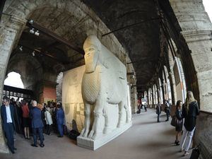 Italia dona a Irak una réplica de la Toro de Nimrud destruida por el ISIS