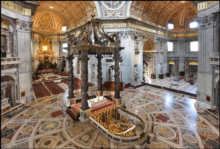 El Baldaquino de Bernini en la Basílca de San Pedro se construyó entre 1623-1634