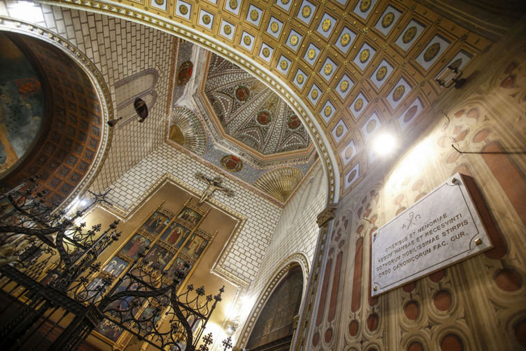 Actual sepultura de los reyes Recesvinto y Wamba en la catedral de Toledo