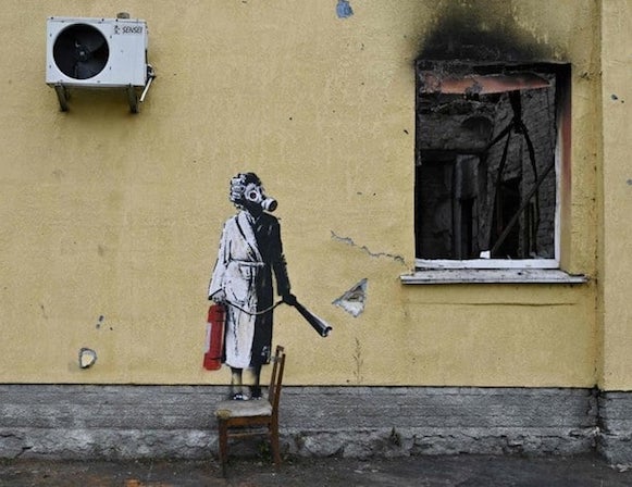8 personas detenidas Kiev por intentar robar un mural de Bansky