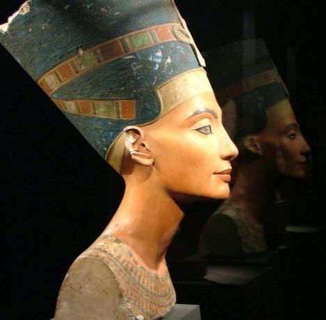El busto de Nefertiti y el Altar de Pérgamo no saldrán de Alemania