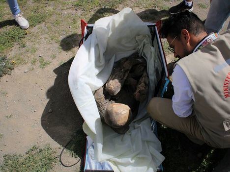 La policía peruana interviene una momia prehispánica en una mochila de reparto