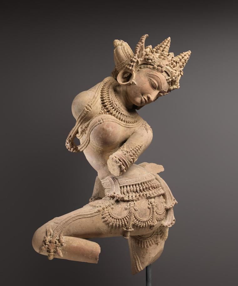'Bailarina celestial (Devata)', (siglo XI) de la India identificado en la investigación de objetos saqueados en la colección del Metropolitan 