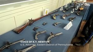 Restitución a varios museos estadounidenses de 50 armas históricas robadas hace décadas