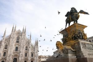 El monumento vandalizado de Vittorio Emanuelle II de Milán, necesitará restauradores especializados