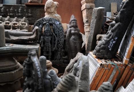 La policía hindú recupera 55 reliquias robadas