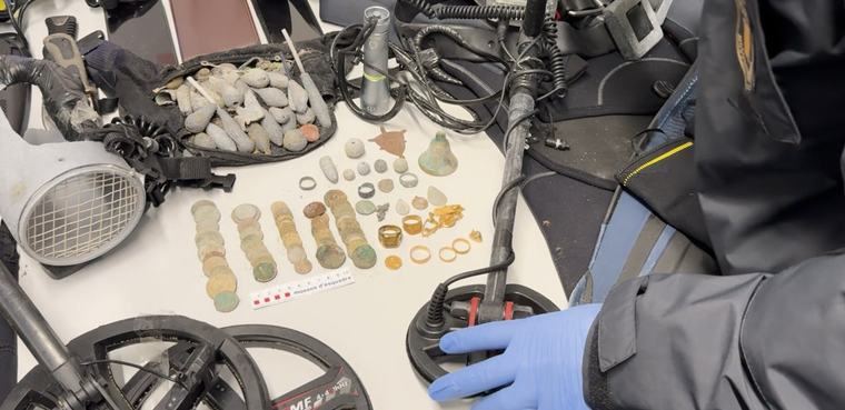 Con las piezas se intervinieron los inevitables detectores de metales