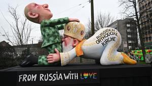 El artista alemán Jacques Tilly condenado a ocho años de prisión en Rusia por burlas a Putín.