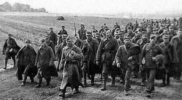 las Brigadas de Trofeos soviéticas expoliaron a enemigos y aliados en concepto de Compensación de Guerra. 