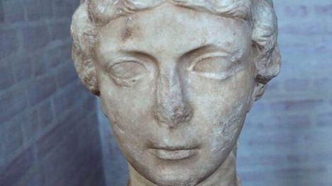 Busto de Antonia Minor. siglo I dC