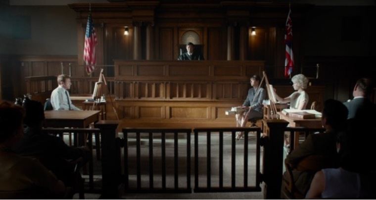 Fotograma película 'Big Eyes' de Tim Burton 2014, Walter y Margaret Keane pintando ante el Juez.