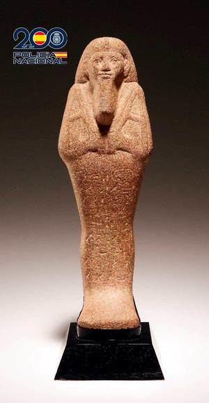 el ushebti procede de la tumba de faraón nubio Nefertumjura Taharqo (690-644 a.C.)