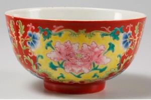 Roban 9 objetos de porcelana en el Museo de Arte de Asia Oriental Colonia