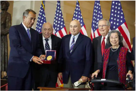 Los últimos supervivientes de los Monuments Men recibieron la Medalla de Oro del Congreso en 2015