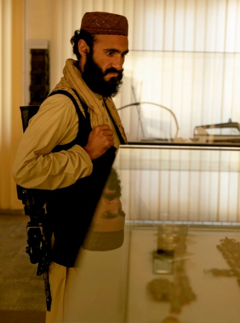 Talibán en el Museo de Kabul