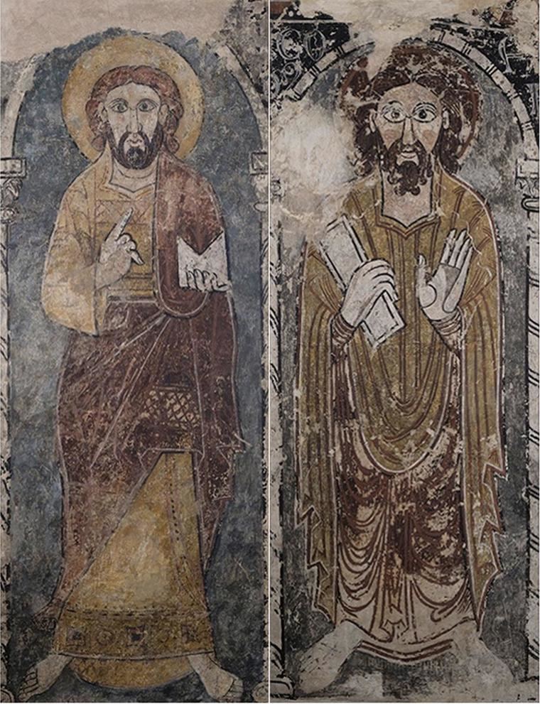 apóstol sin identificar (izda.) y Santiago Apóstol (dcha.). Las dos fueron arrancadas  de la iglesias de Sant Llorenç d'Isavarre, en Lleida