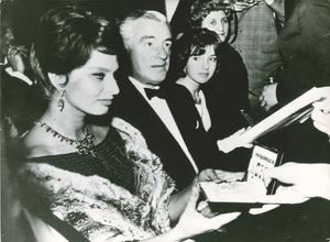 Sofía Loren lució sus perlas Majorica en el festival de Venecia de 1963