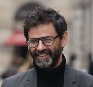 Juan de Nieves responsable del programa CNIO Arte desde 2018. Si ha cobrado 100.000 euros  al año, ¿Hablamos de 600.000 euros menos, en la investigación contra el cáncer?