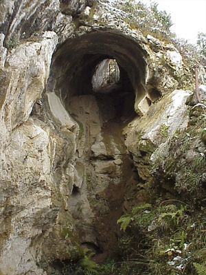 La cueva de Lezetxiki con mas de 164.000 años de antigüedad es un referente de la época neandertal en España