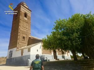 La ermita (s.XVII) de estilo mudejar es el único edificio que queda de la anterior población de La Mañosa, abandonado a lo largo del siglo XIX