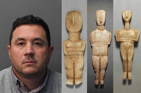 el estafador, Andrew Crowley, y sus tres figuras cicládicas.