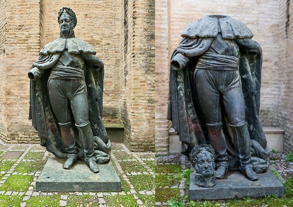 La escultura obra de Chardigni, fue decapitada por una rama durante la última Dana en Sevilla.