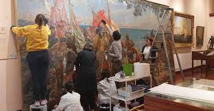 La rápida intervención ha logrado al menos, evitar que la pintura roja penetre con menos virulencia.