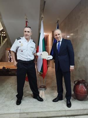  la pieza ha sido entregada a las autoridades búlgaras en un acto que tuvo lugar en la embajada de Bulgaria en España.