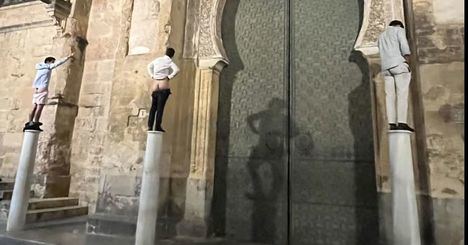Los meones de Córdoba retiraron las imágenes de la red.