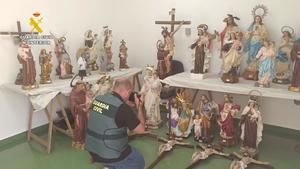 La Guardia Civil recupera 52 imágenes sacras robadas en cementerios de Murcia y Alicante