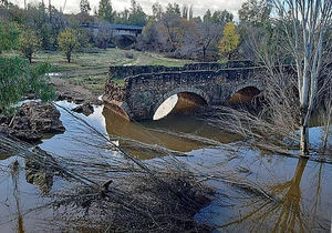 El puente de Cantillana (Badajoz), amenazado de derrumbe.