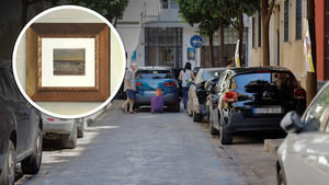 Esta es la única fotografia disponible del cuadro, publicada por DIARIO DE SEVILLA. Los carteles en español-inglés y los medios de comunicación lograron el resto.