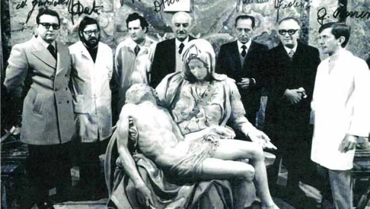 El equipo de restauradores: Ulderico Grispigni, Francesco Dati, Ulderico Grispigni, Deoclecio Redig de Campos y a la derecha Giuseppe Morresi © Archivos Vaticanos